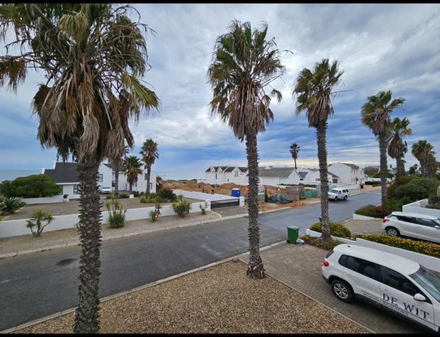 3 BEDROOM HOUSE FOR SALE IN GOLDEN MILE